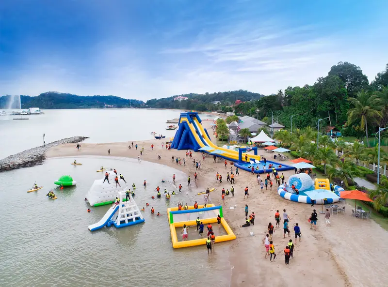 Taman bermain air di resor Port Dickson
